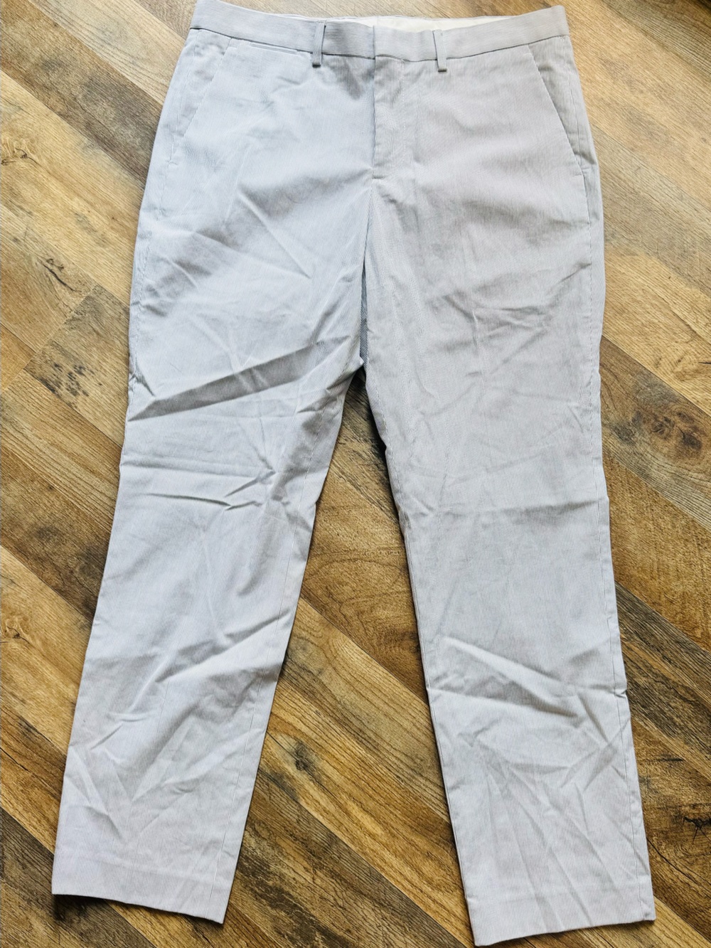 NWOT Express Photographer Slim Fit Dress Pants 31/30 Grey White Stripe Cotton